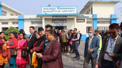 एमाले शीर्ष नेताहरूको आवागमनले भरतपुर विमानस्थलमा भिडभाड
