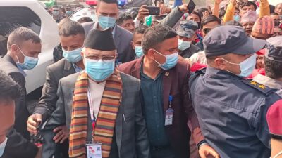 एमाले अध्यक्षमा केपी ओलीले दर्ता गरे उम्मेदवारी