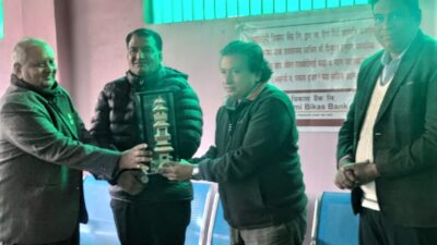 महालक्ष्मी विकास बैंकद्वारा हिरा गिरी जेहेन्दार छात्रवृत्ती वितरण