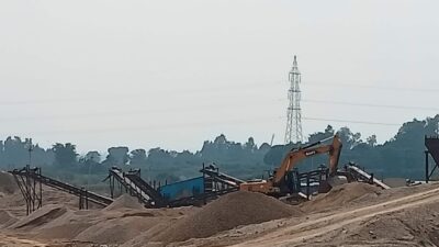 गृहमन्त्रीको निर्देशनपछि सिराहामा अवैध रूपमा सञ्चालनमा रहेका २३ क्रसर बन्द