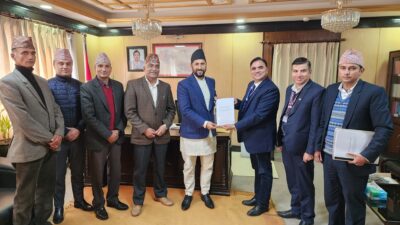 मिटरब्याजबाट पीडितहरूको समस्या समाधान गर्न गठित कार्यदलले गृहमन्त्रीलाई बुझायो प्रतिवेदन