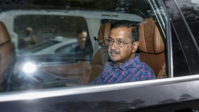 केजरीवाललाई मुख्यमन्त्रीबाट हटाउन माग गरेको रिट सर्वोच्चद्वारा खारेज